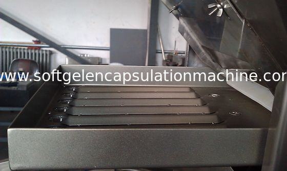 Kapsel-sortierende Maschine mit genauer Rollen-Abstands- u. Förderbandausrüstung