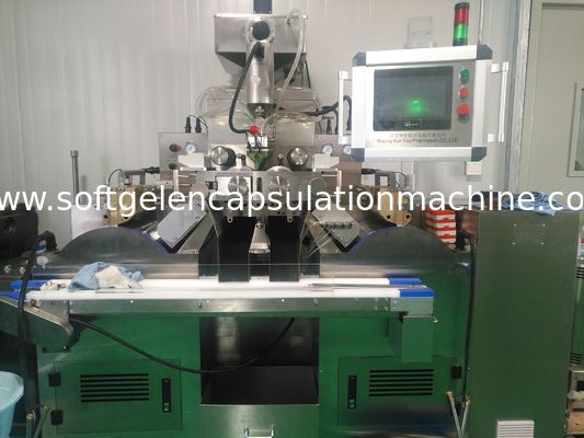 Große Füllvolumen-Kapsel-füllende Ausrüstung 150 * 250mm Würfel-Rollenkapsel, die Maschine herstellt